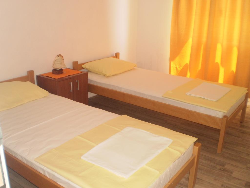 Apartment Vuk I Novak Улцин Стая снимка